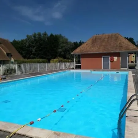 Bel F3 En Avec Piscine, Baignoire Balneo *