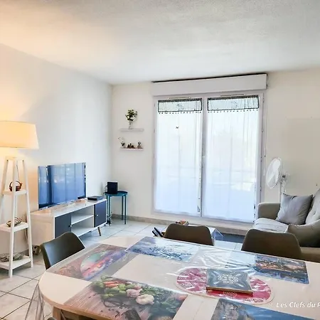 Bel F3 En Avec Piscine, Baignoire Balneo Apartment Touques